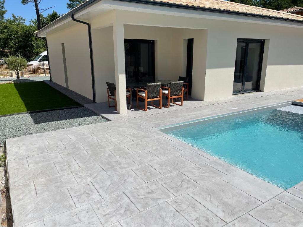 Maison Moderne Avec Piscine Chauffee Lacanau Exterior photo